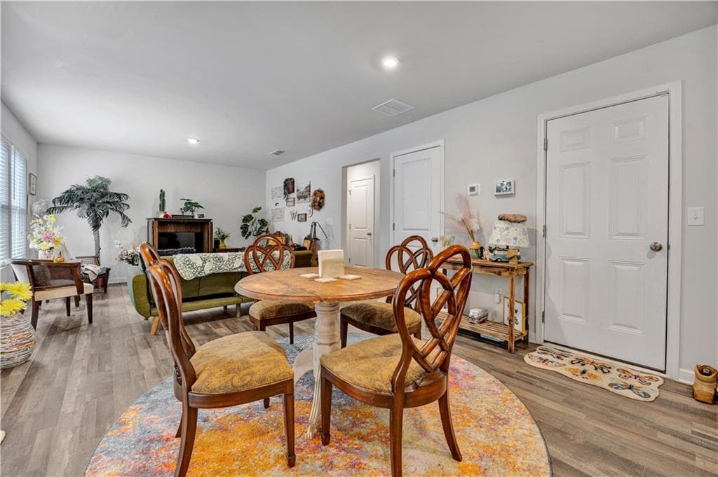 4 bedroom, 3 bathroom, 2,020 sq ft single family residence for sale at 40 Great Ravine Trail, Covington, GA 30016 — photo 3