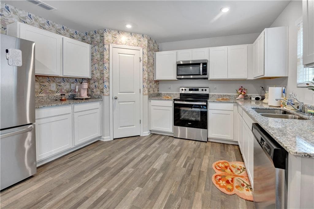 4 bedroom, 3 bathroom, 2,020 sq ft single family residence for sale at 40 Great Ravine Trail, Covington, GA 30016 — photo 10