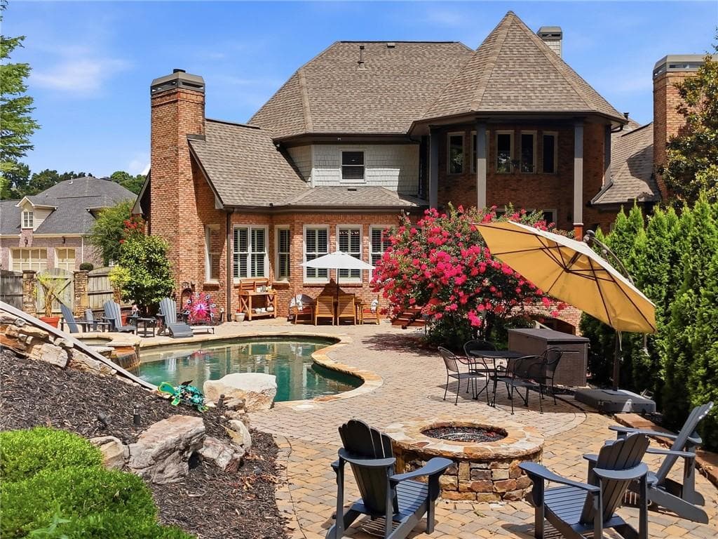 6 bedroom, 6 bathroom, 6,521 sq ft single family residence under contract at 501 Gold Shore Lane, Canton, GA 30114 — photo 4