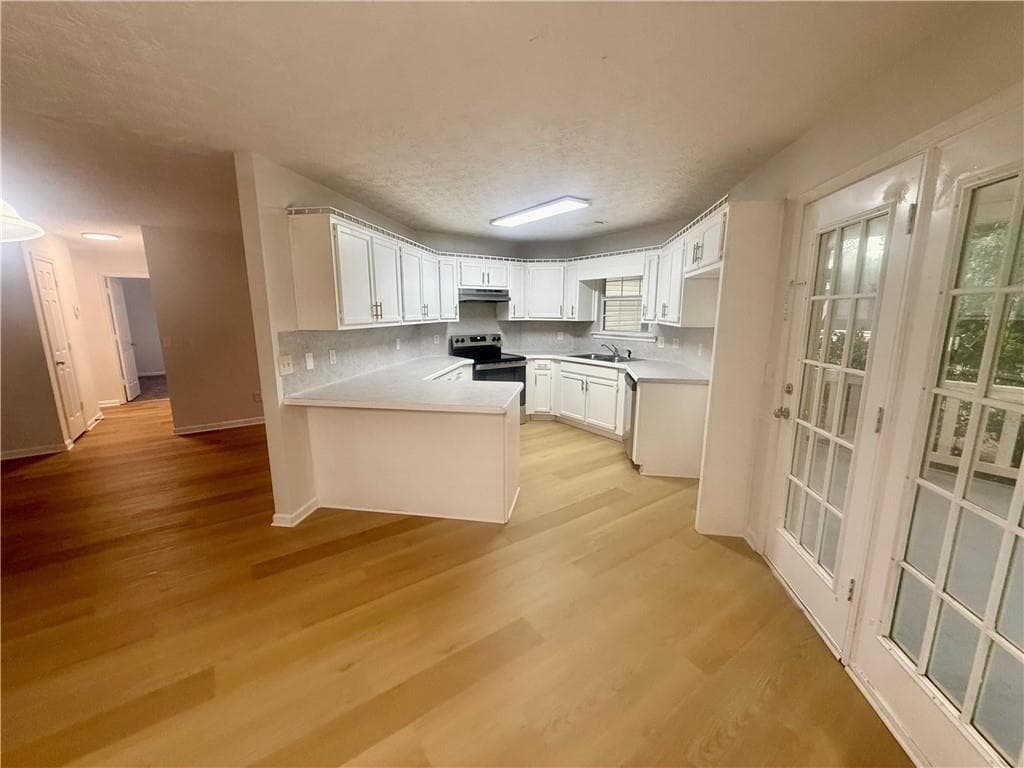 3 bedroom, 2 bathroom, 1,944 sq ft single family residence under contract at 100 Chestnut Drive, Covington, GA 30016 — photo 2