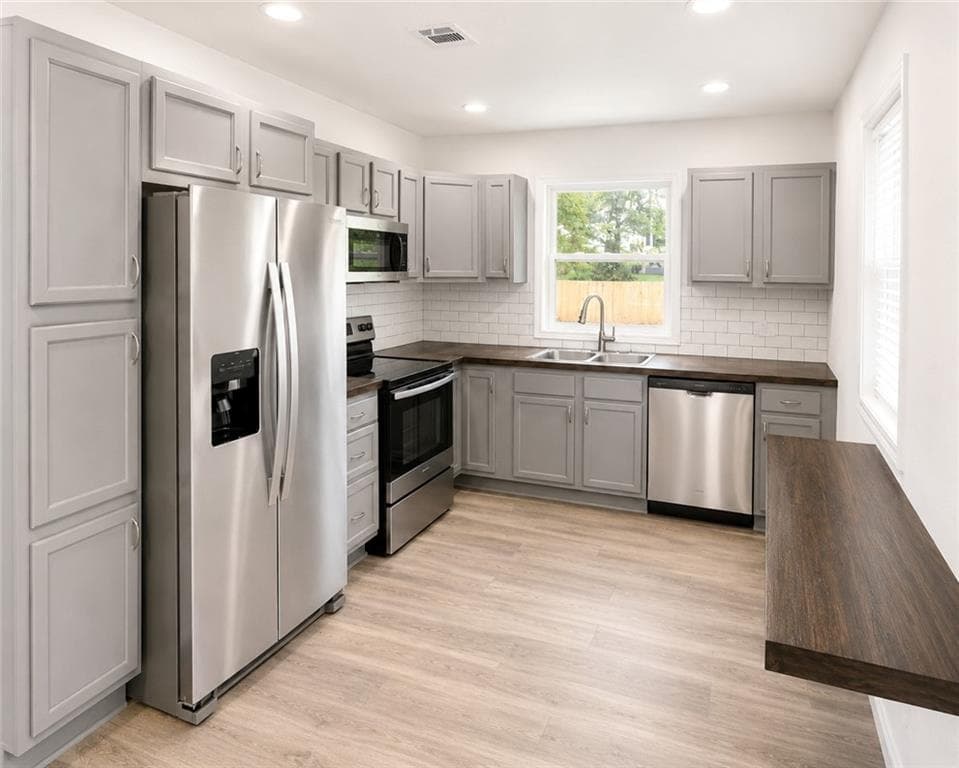 5 bedroom, 3 bathroom, 2,709 sq ft single family residence for sale at 852 Norwood Road, Atlanta, GA 30315 — photo 3