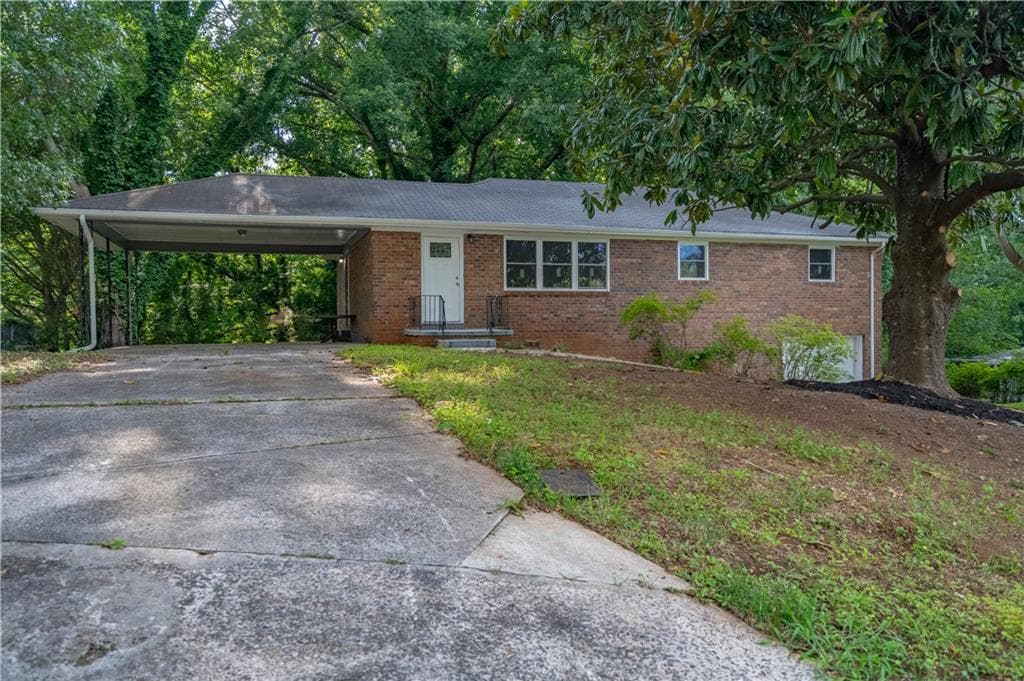 3 bedroom, 2 bathroom, 1,596 sq ft single family residence for sale at 3360 Emerson Street, Smyrna, GA 30082 — photo 2