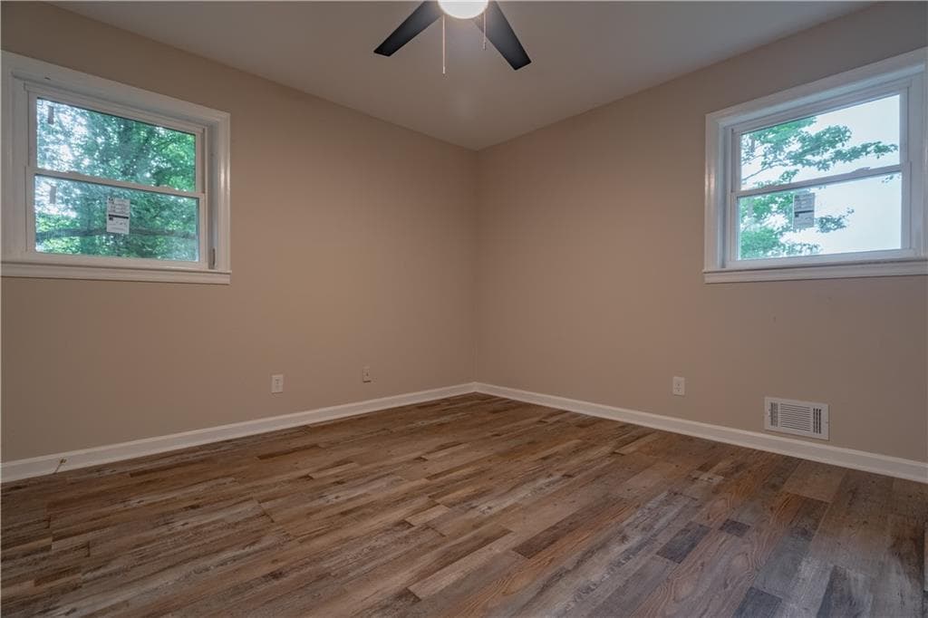 3 bedroom, 2 bathroom, 1,596 sq ft single family residence for sale at 3360 Emerson Street, Smyrna, GA 30082 — photo 6