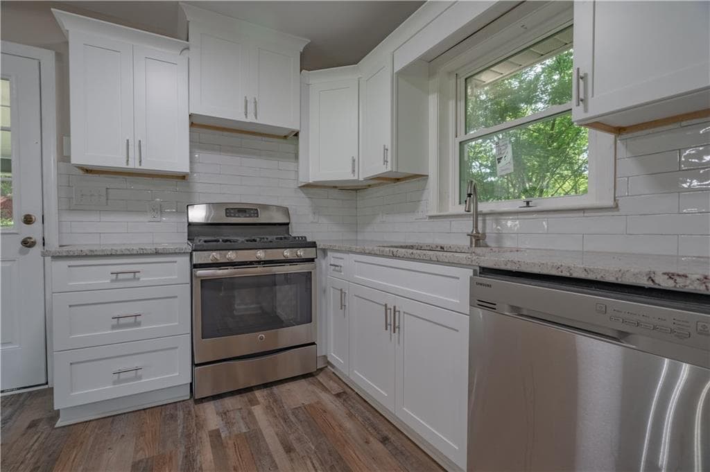 3 bedroom, 2 bathroom, 1,596 sq ft single family residence for sale at 3360 Emerson Street, Smyrna, GA 30082 — photo 9