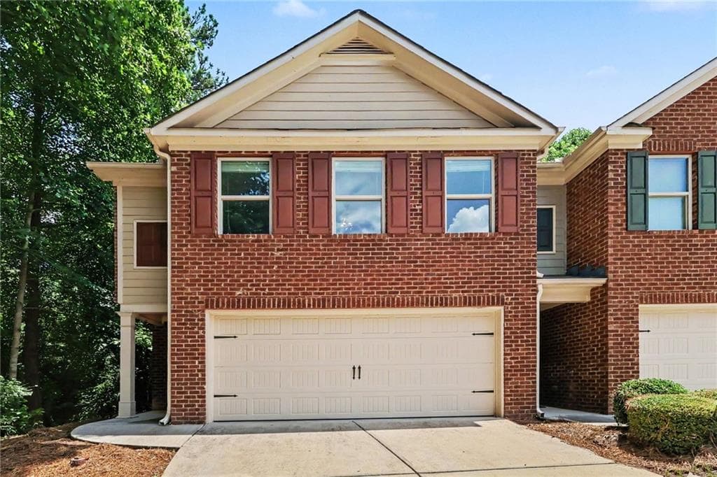 3 bedroom, 3 bathroom, 1,768 sq ft townhouse for sale at 2700 Haynescrest Drive, Grayson, GA 30017