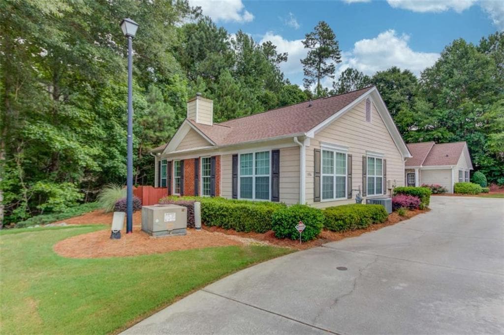 3 bedroom, 2 bathroom, 1,488 sq ft townhouse for sale at 184 Camry Lane, Grayson, GA 30017 — photo 2