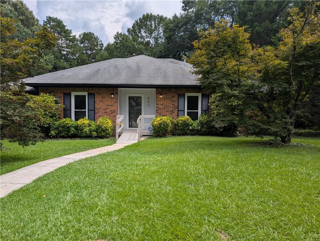4 bedroom, 3 bathroom, 2,553 sq ft single family residence for sale at 402 Pheasant Run, Rome, GA 30161