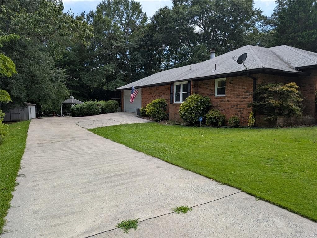 4 bedroom, 3 bathroom, 2,553 sq ft single family residence for sale at 402 Pheasant Run, Rome, GA 30161 — photo 2