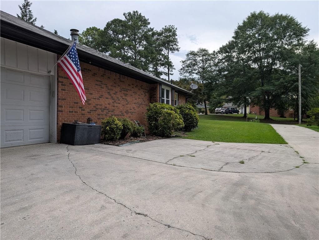 4 bedroom, 3 bathroom, 2,553 sq ft single family residence for sale at 402 Pheasant Run, Rome, GA 30161 — photo 3