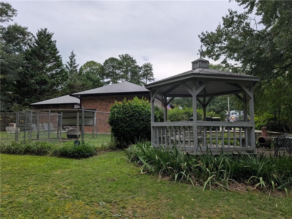 4 bedroom, 3 bathroom, 2,553 sq ft single family residence for sale at 402 Pheasant Run, Rome, GA 30161 — photo 5