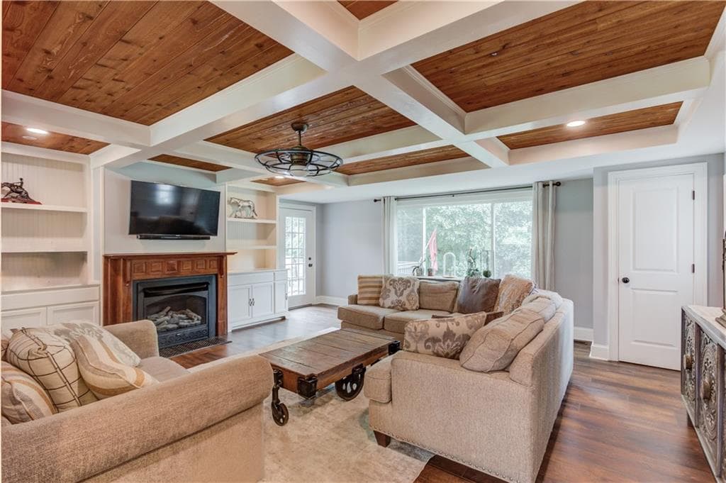 4 bedroom, 4 bathroom, 3,160 sq ft single family residence for sale at 8401 Norris Lake Way, Snellville, GA 30039 — photo 7