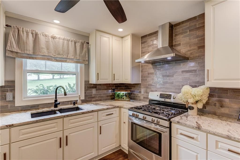 4 bedroom, 4 bathroom, 3,160 sq ft single family residence for sale at 8401 Norris Lake Way, Snellville, GA 30039 — photo 8