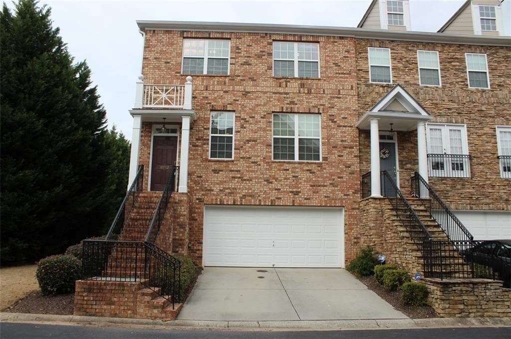 4 bedroom, 3 bathroom, 2,184 sq ft townhouse for rent at 10752 Camarilla Court, Johns Creek, GA 30097 for $2,599 a month — photo 1 of 40