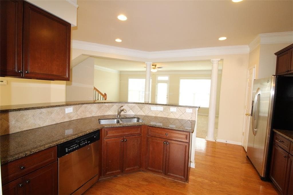 4 bedroom, 3 bathroom, 2,184 sq ft townhouse for rent at 10752 Camarilla Court, Johns Creek, GA 30097 for $2,599 a month — photo 6