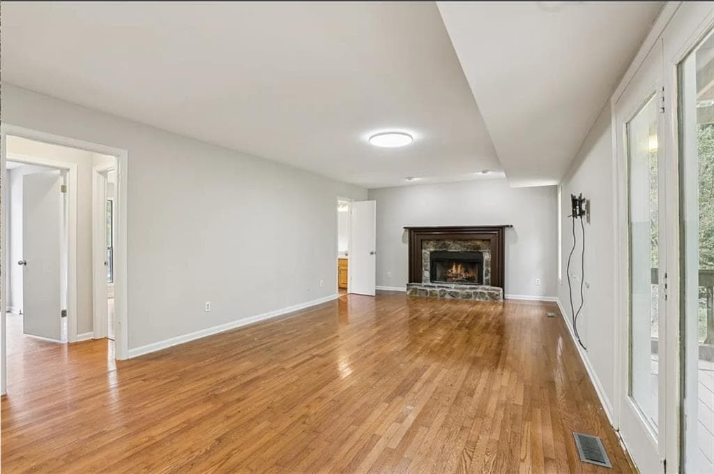 4 bedroom, 3 bathroom, 2,642 sq ft single family residence for sale at 270 Saint Simons Cove, Lawrenceville, GA 30044 — photo 3