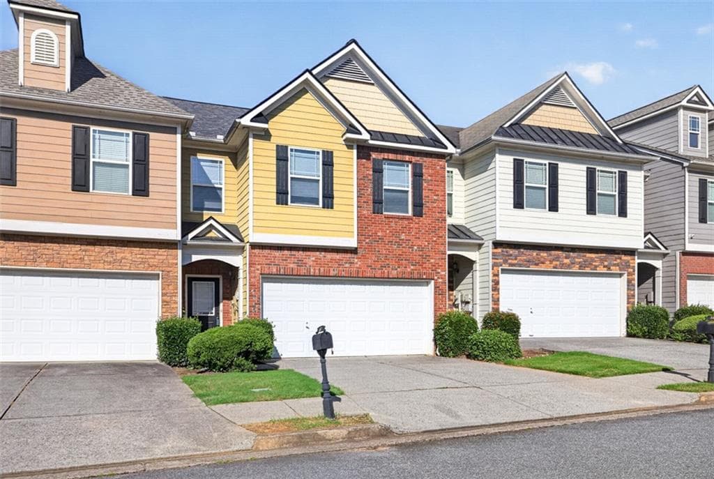 3 bedroom, 3 bathroom, 1,776 sq ft townhouse for sale at 52 Providence Oak Court, Lawrenceville, GA 30046 — photo 1 of 34