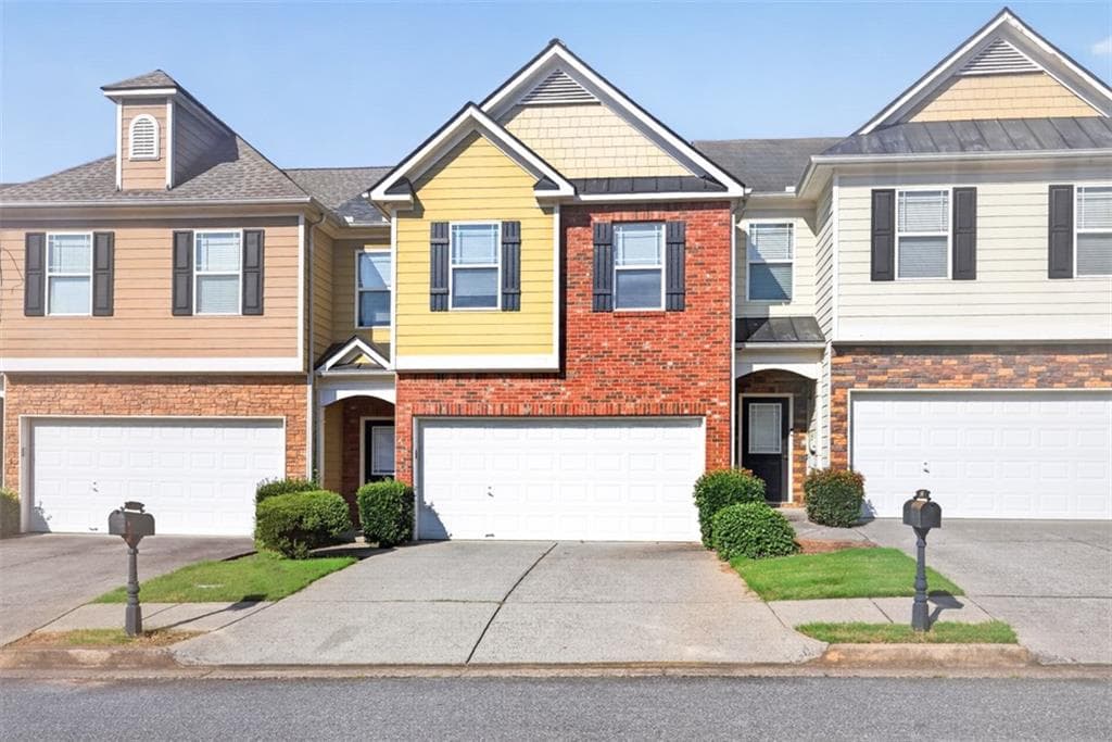 3 bedroom, 3 bathroom, 1,776 sq ft townhouse for sale at 52 Providence Oak Court, Lawrenceville, GA 30046 — photo 2