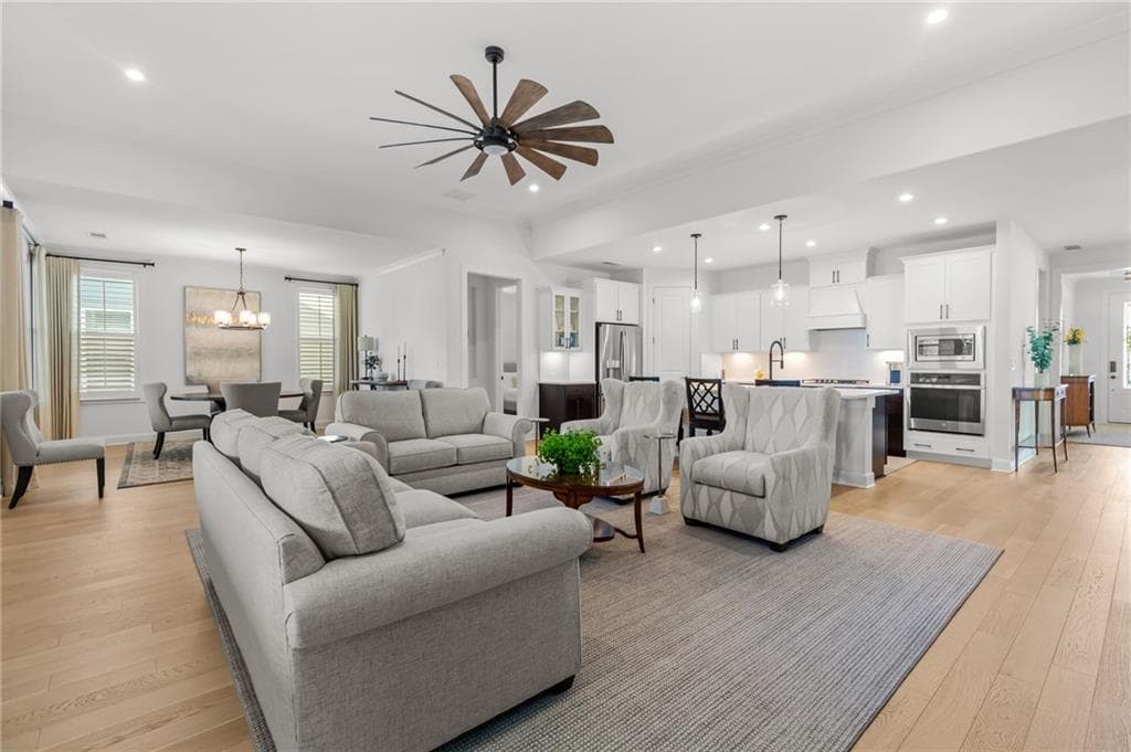 4 bedroom, 5 bathroom, 4,519 sq ft single family residence for sale at 170 Erie Point, Hoschton, GA 30548 — photo 4