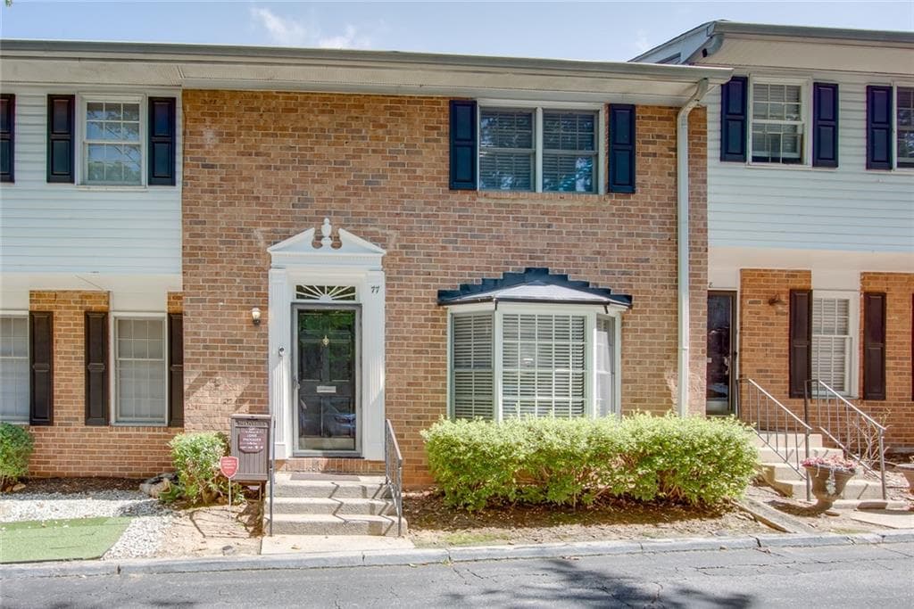 2 bedroom, 2 bathroom, 1,342 sq ft townhouse for sale at 6520 Roswell Road 77, Atlanta, GA 30328