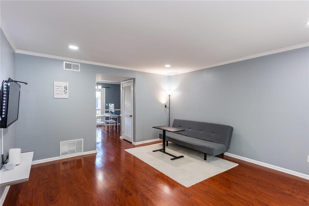 2 bedroom, 2 bathroom, 1,342 sq ft townhouse for sale at 6520 Roswell Road 77, Atlanta, GA 30328 — photo 5
