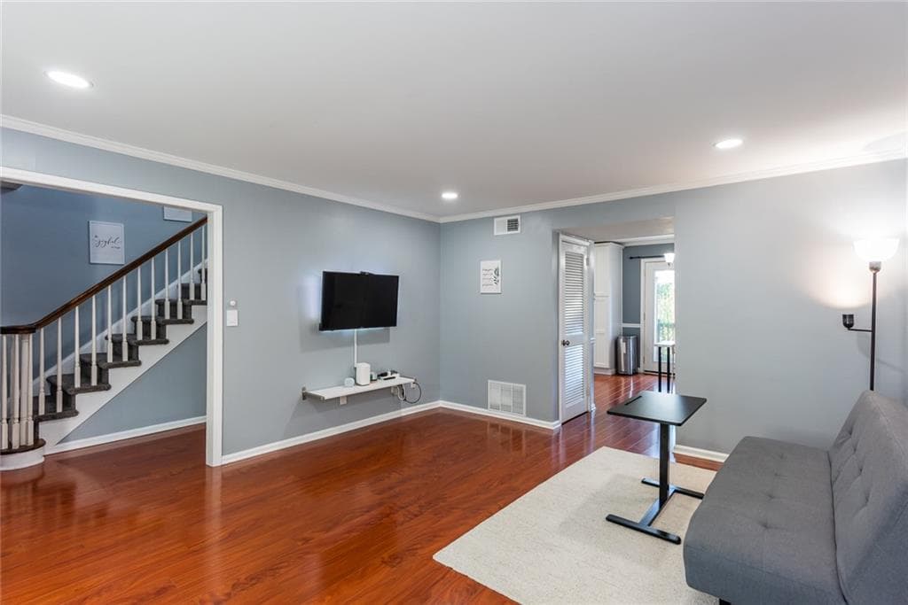 2 bedroom, 2 bathroom, 1,342 sq ft townhouse for sale at 6520 Roswell Road 77, Atlanta, GA 30328 — photo 6