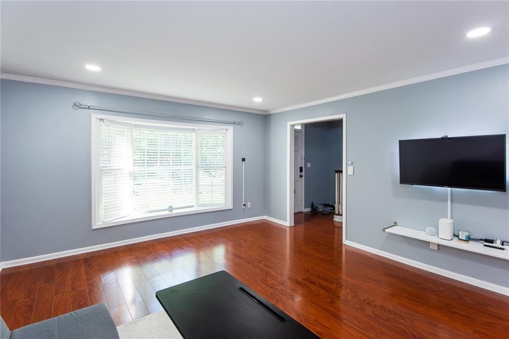 2 bedroom, 2 bathroom, 1,342 sq ft townhouse for sale at 6520 Roswell Road 77, Atlanta, GA 30328 — photo 8