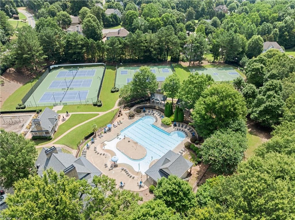 6 bedroom, 5 bathroom, 6,532 sq ft single family residence for sale at 6120 Briarpatch Court, Cumming, GA 30040 — photo 9