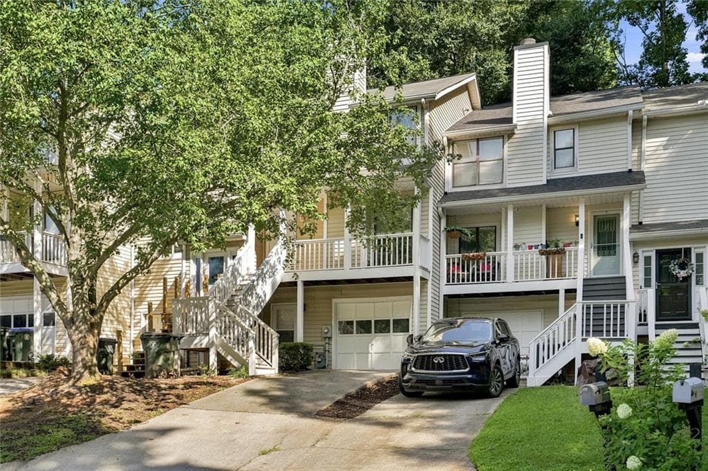 3 bedroom, 4 bathroom, 1,532 sq ft townhouse for sale at 2226 Spring Walk Court, Atlanta, GA 30341 — photo 1 of 37