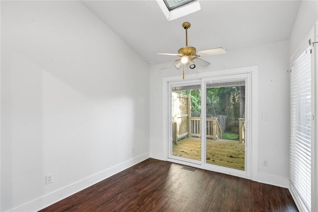 3 bedroom, 4 bathroom, 1,532 sq ft townhouse for sale at 2226 Spring Walk Court, Atlanta, GA 30341 — photo 7