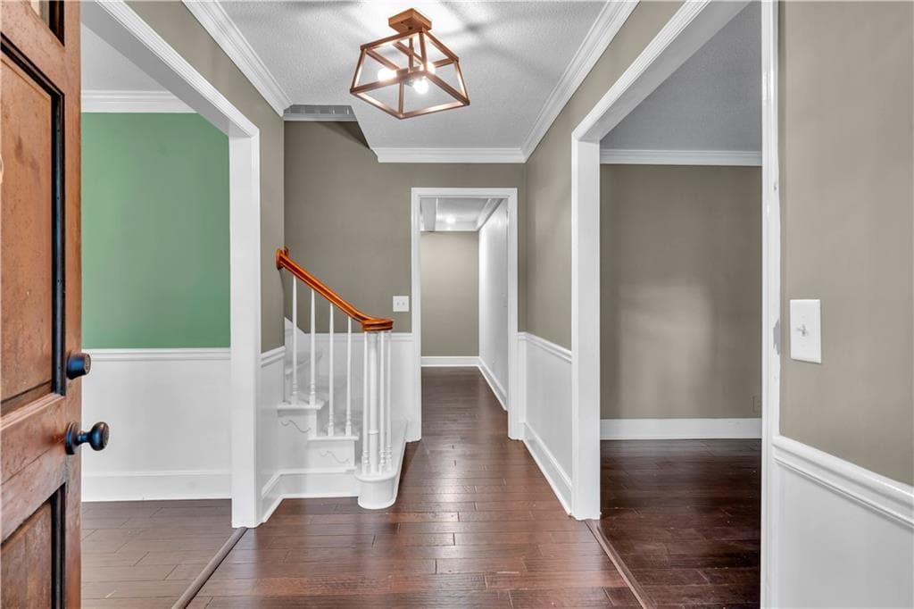3 bedroom, 3 bathroom, 2,364 sq ft single family residence under contract at 4476 Rivoli Drive, Macon, GA 31210 — photo 2