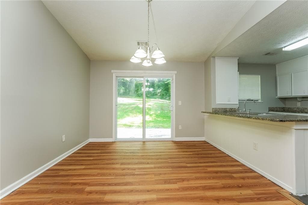 3 bedroom, 3 bathroom, 1,725 sq ft single family residence under contract at 1820 Northwick Place, Lithonia, GA 30058 — photo 4
