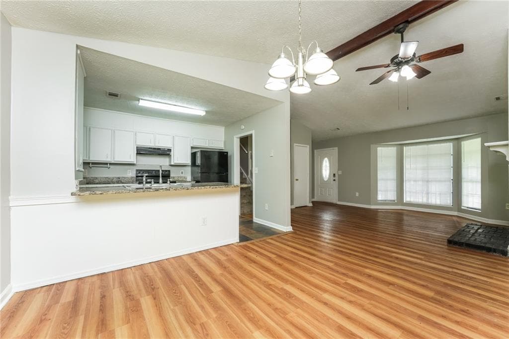 3 bedroom, 3 bathroom, 1,725 sq ft single family residence under contract at 1820 Northwick Place, Lithonia, GA 30058 — photo 5