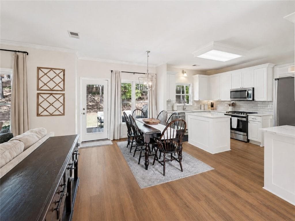 4 bedroom, 3 bathroom, 2,620 sq ft single family residence for sale at 605 Silverberry Lane, Sugar Hill, GA 30518 — photo 5