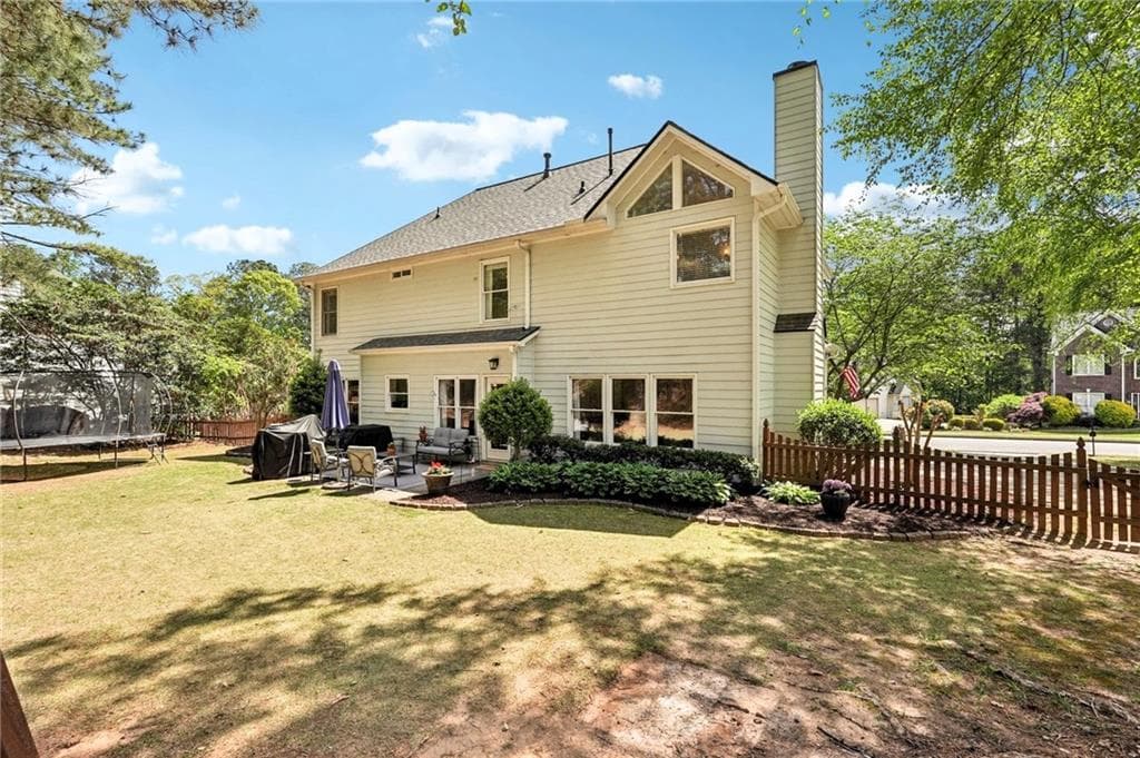 4 bedroom, 3 bathroom, 2,620 sq ft single family residence for sale at 605 Silverberry Lane, Sugar Hill, GA 30518 — photo 2