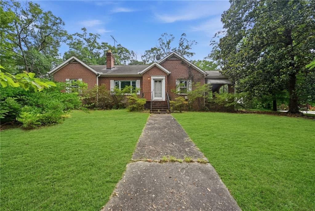 3 bedroom, 1 bathroom, 1,708 sq ft single family residence under contract at 5922 Medlock Avenue, Austell, GA 30106