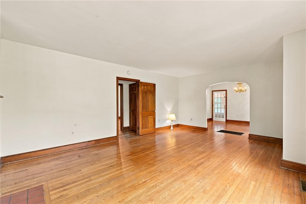 3 bedroom, 1 bathroom, 1,708 sq ft single family residence under contract at 5922 Medlock Avenue, Austell, GA 30106 — photo 9