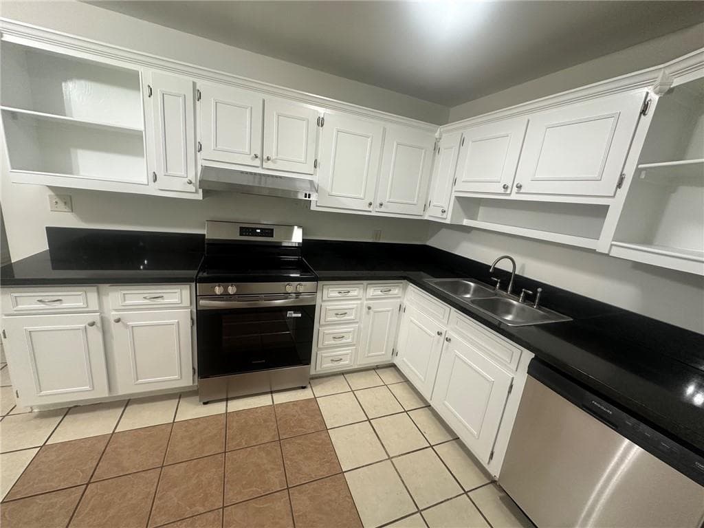 3 bedroom, 2 bathroom, 1,475 sq ft single family residence under contract at 3229 Fern Valley Drive, Marietta, GA 30008 — photo 6
