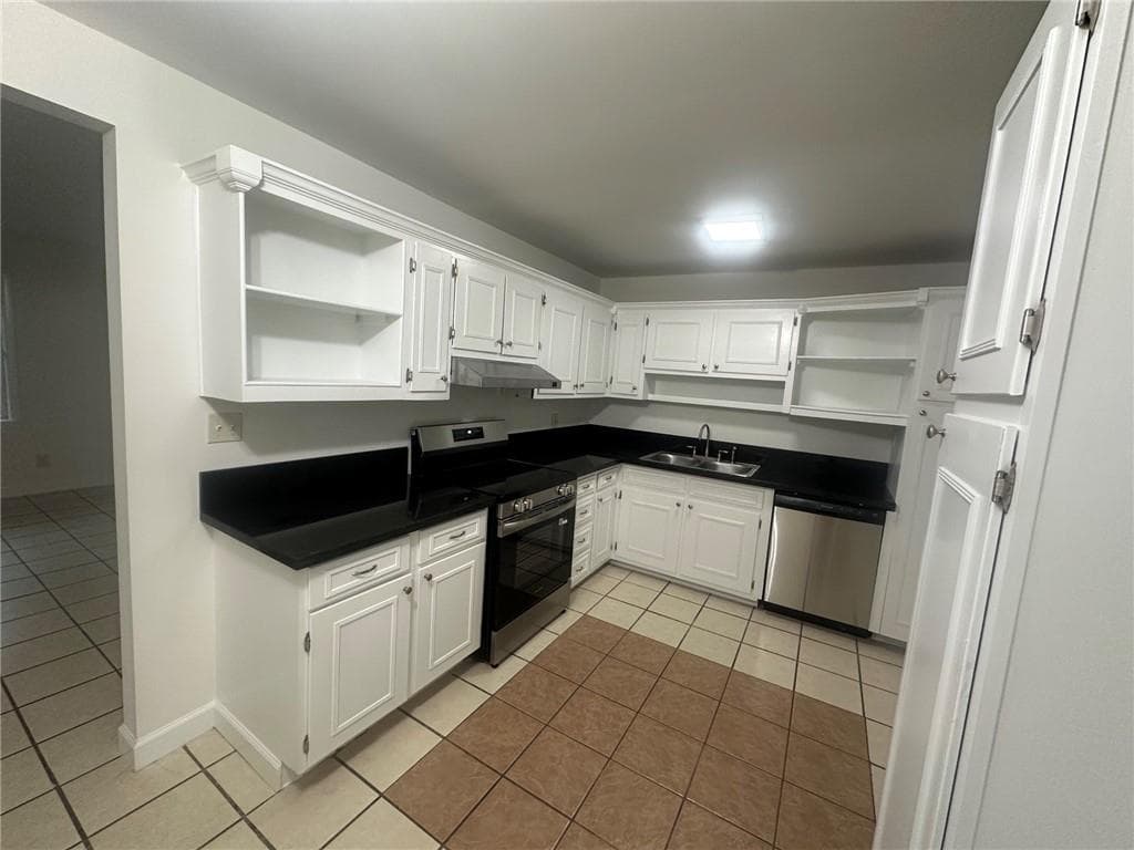 3 bedroom, 2 bathroom, 1,475 sq ft single family residence under contract at 3229 Fern Valley Drive, Marietta, GA 30008 — photo 5