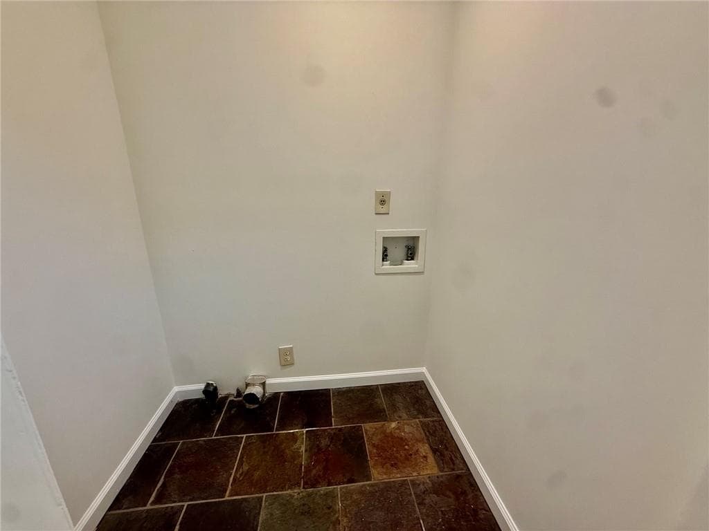 3 bedroom, 2 bathroom, 1,475 sq ft single family residence under contract at 3229 Fern Valley Drive, Marietta, GA 30008 — photo 10