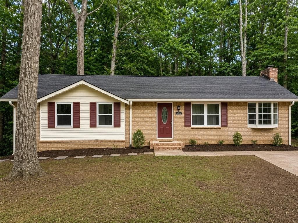 3 bedroom, 2 bathroom, 1,475 sq ft single family residence under contract at 3229 Fern Valley Drive, Marietta, GA 30008