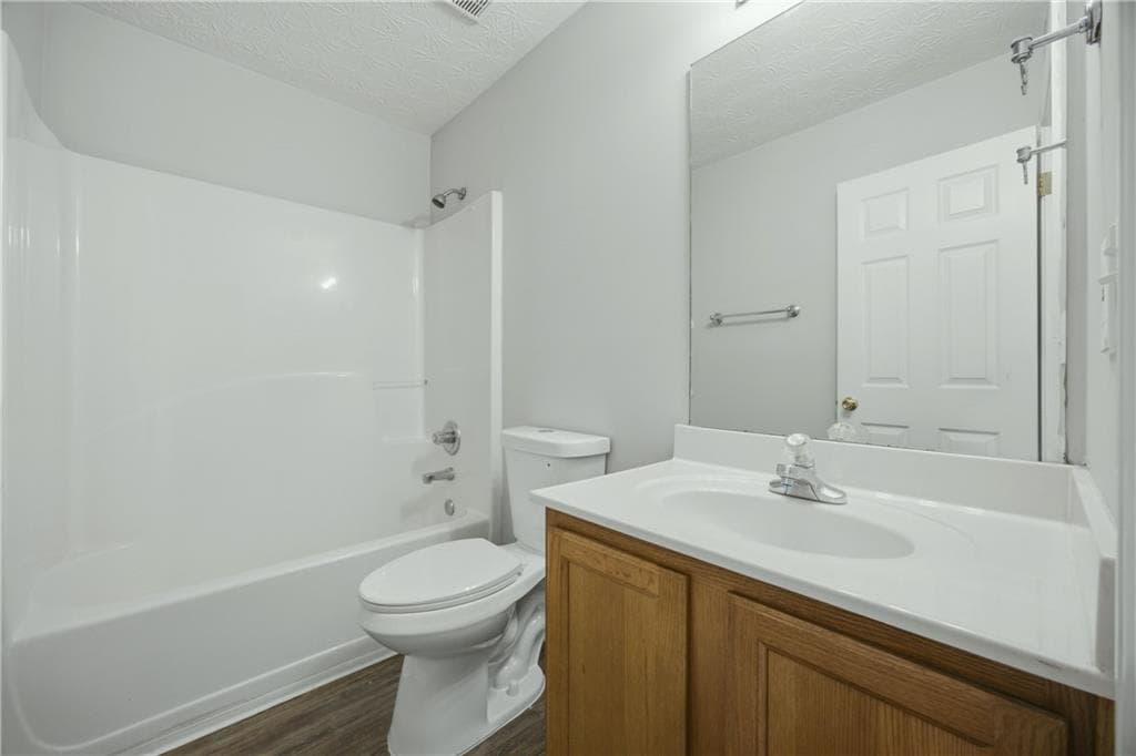 3 bedroom, 2 bathroom, 1,298 sq ft single family residence for rent at 1002 Pine Isle Court, Buford, GA 30518 for $2,100 a month — photo 8