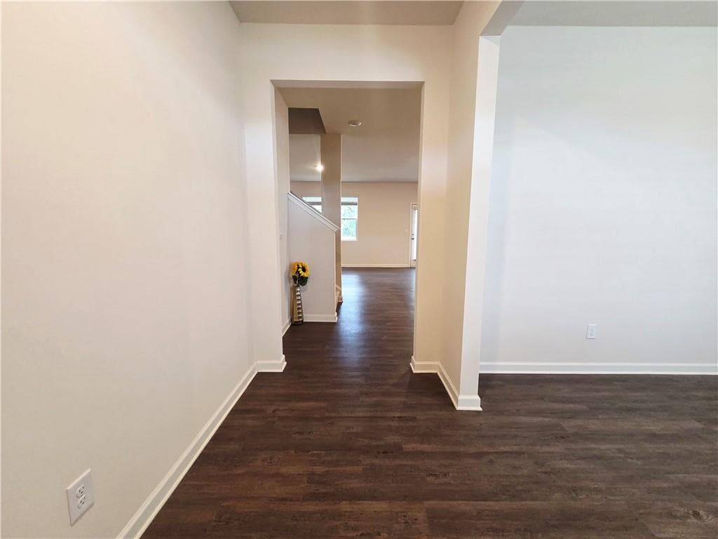 5 bedroom, 3 bathroom, 2,449 sq ft single family residence for sale at 306 Walnut Grove Way, Pendergrass, GA 30567 — photo 2