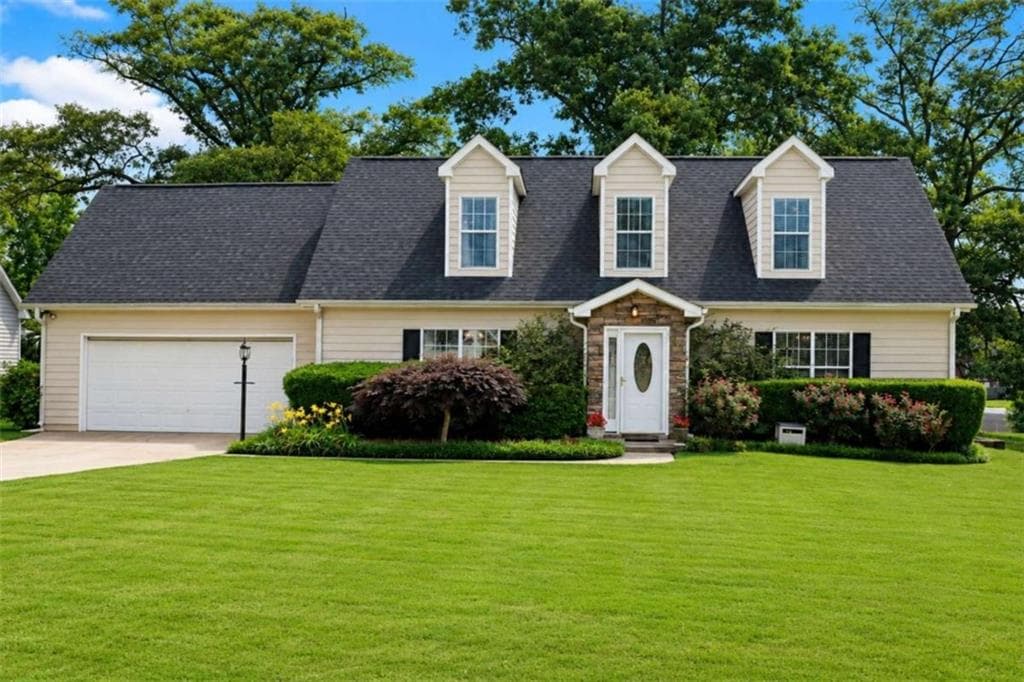 3 bedroom, 3 bathroom, 2,442 sq ft single family residence for sale at 40 Lake Charles Crossing, Covington, GA 30016 — photo 1 of 54