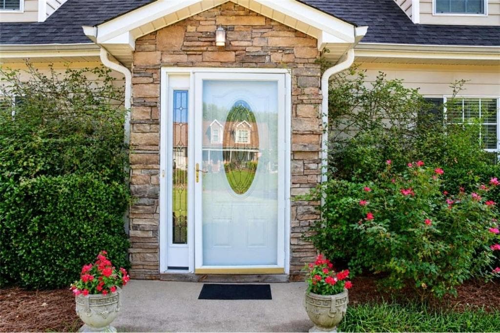 3 bedroom, 3 bathroom, 2,442 sq ft single family residence for sale at 40 Lake Charles Crossing, Covington, GA 30016 — photo 3