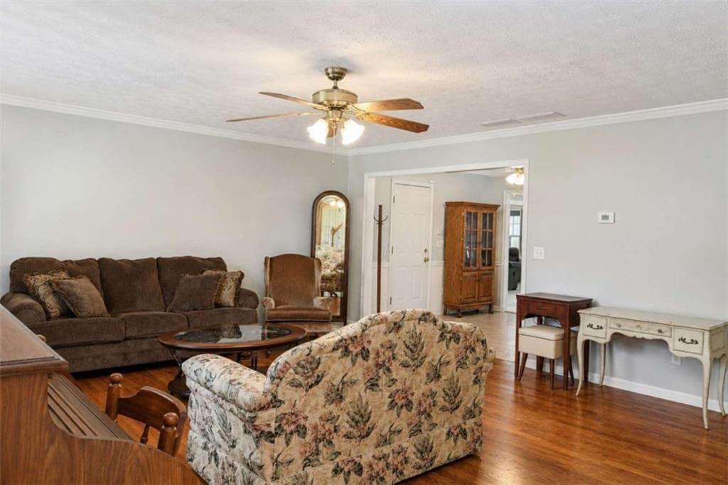 3 bedroom, 3 bathroom, 2,442 sq ft single family residence for sale at 40 Lake Charles Crossing, Covington, GA 30016 — photo 4