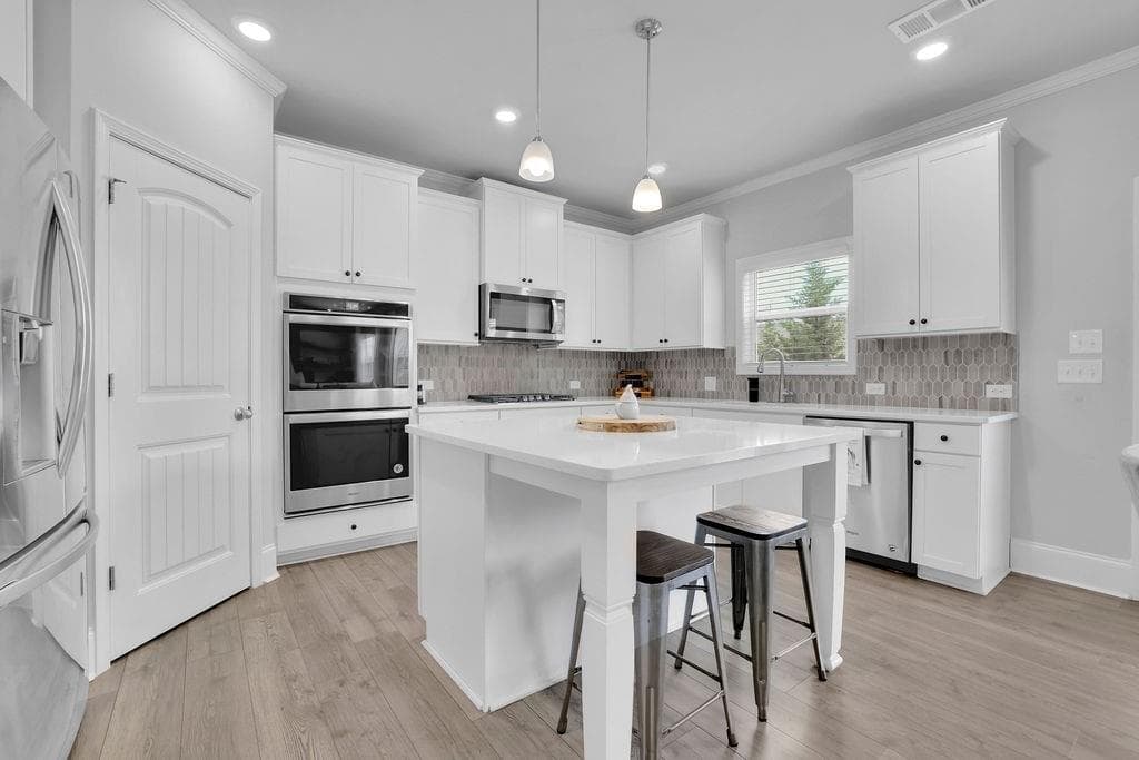5 bedroom, 4 bathroom, 3,444 sq ft single family residence for sale at 400 Wellgreen Drive, Canton, GA 30115 — photo 4