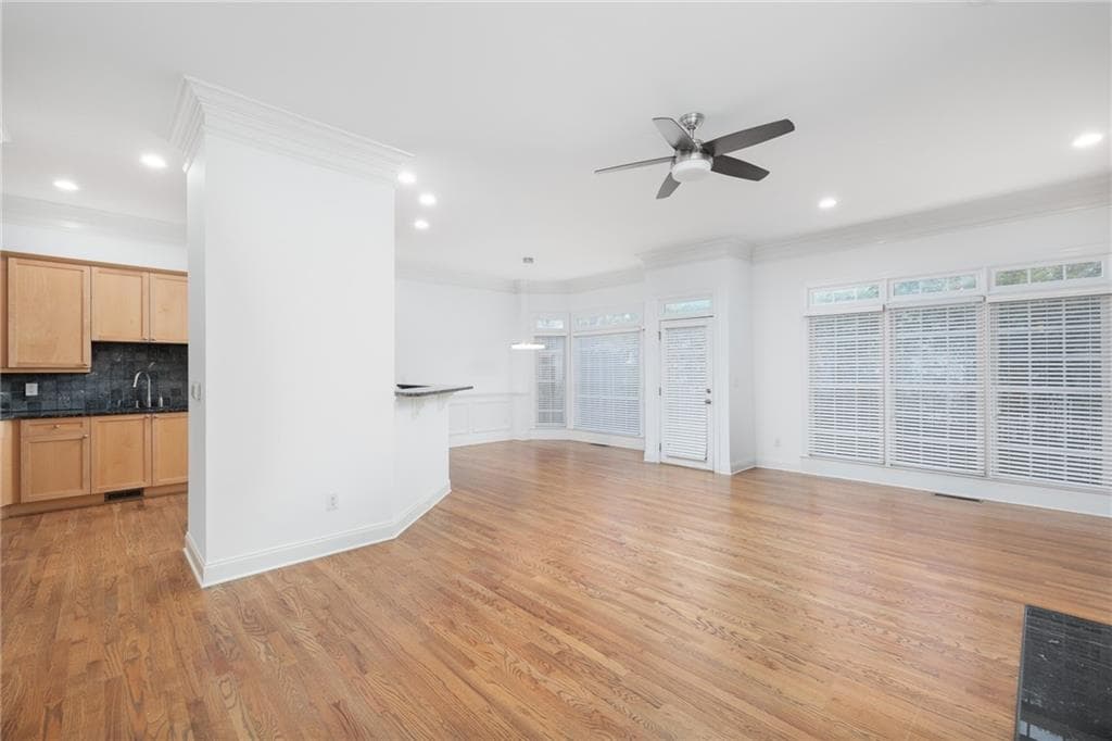 3 bedroom, 4 bathroom, 2,070 sq ft townhouse for rent at 5468 Wentworth Street, Sandy Springs, GA 30342 for $4,000 a month — photo 4