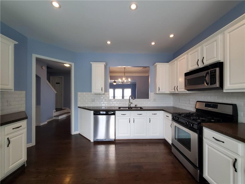 4 bedroom, 4 bathroom, 2,224 sq ft townhouse for sale at 3941 Savannah Square Street, Suwanee, GA 30024 — photo 7
