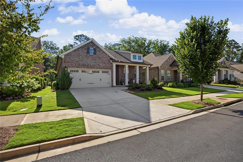 2 bedroom, 3 bathroom, 2,085 sq ft single family residence for sale at 308 Carriage Glen Lane, Woodstock, GA 30188 — photo 2