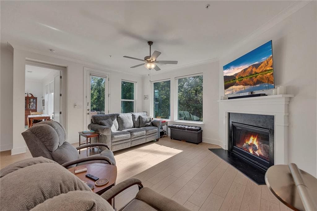 2 bedroom, 3 bathroom, 2,085 sq ft single family residence for sale at 308 Carriage Glen Lane, Woodstock, GA 30188 — photo 7